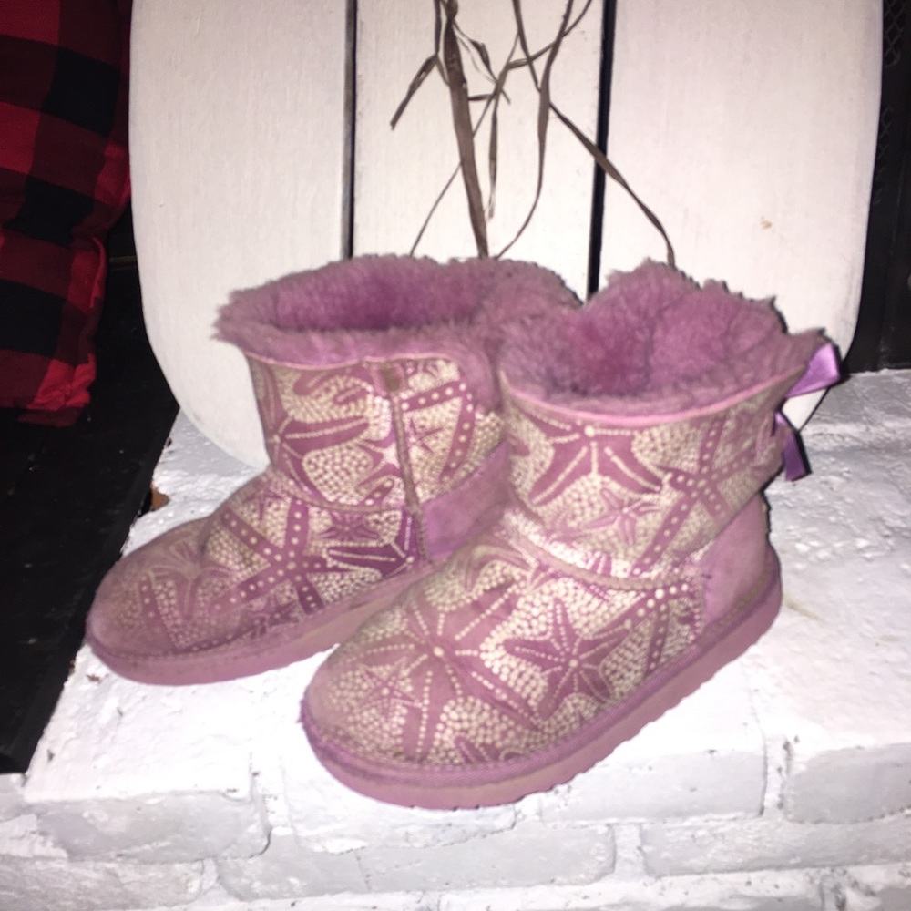 Bailey bow starfish uggs! I take reasonable offers